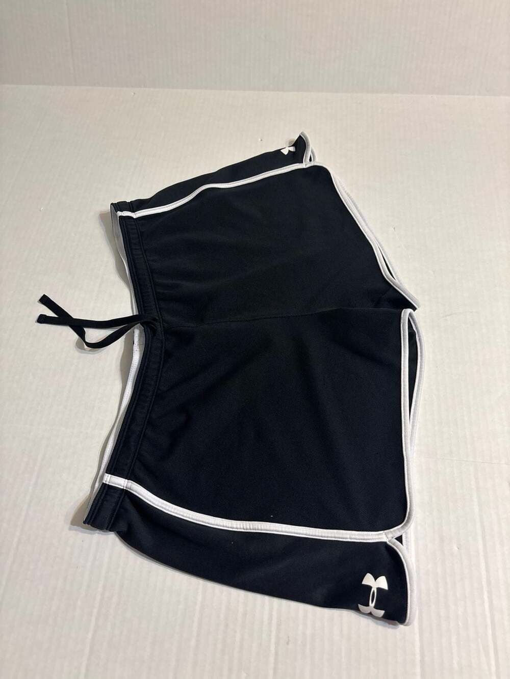 Under Armour HeatGear Fly By Athletic Shorts Black White Size XL